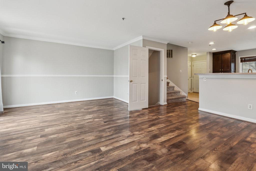 2006 FLAGSTONE COURT