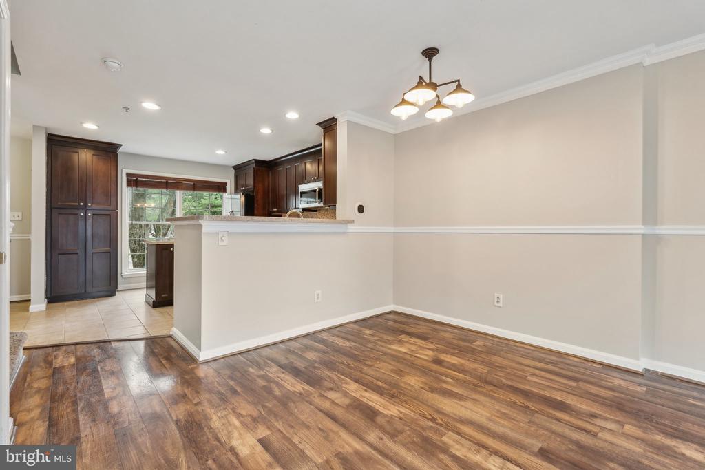 2006 FLAGSTONE COURT