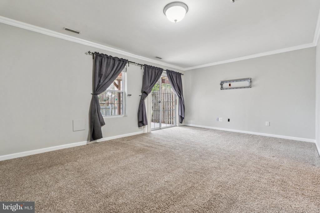 2006 FLAGSTONE COURT