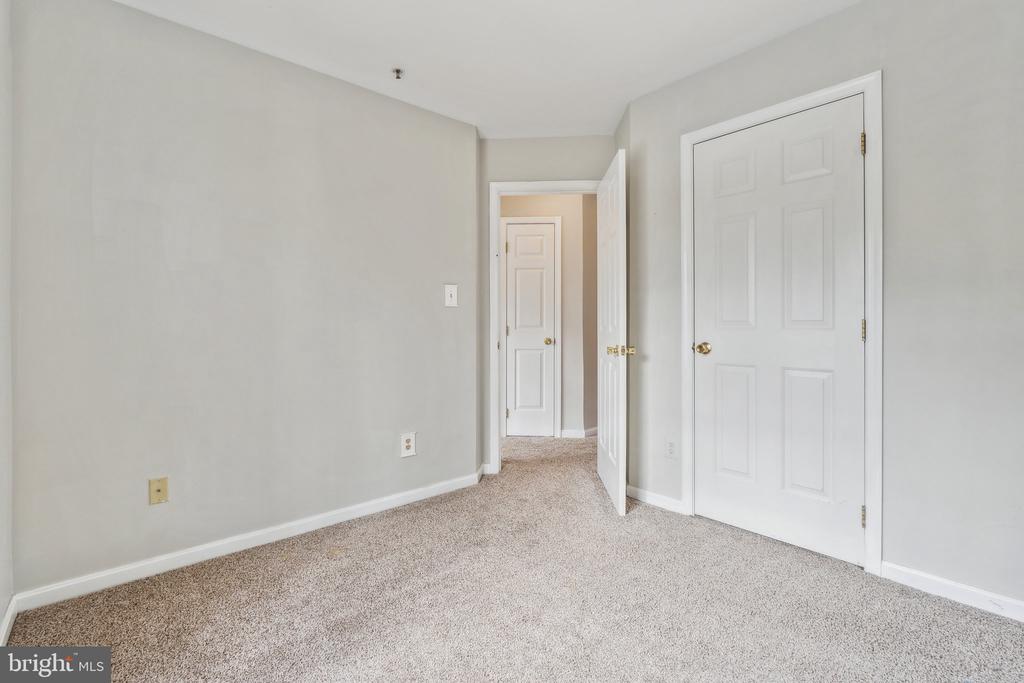 2006 FLAGSTONE COURT