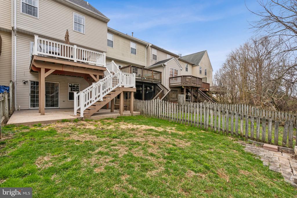 2006 FLAGSTONE COURT