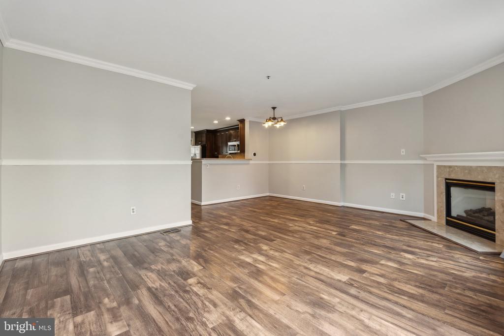 2006 FLAGSTONE COURT