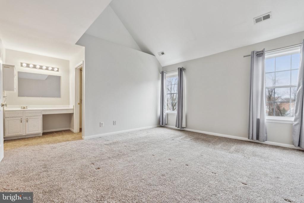 2006 FLAGSTONE COURT