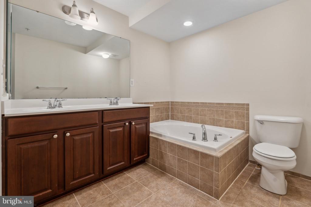 6912 RED CLAY FORGE Unit: 2