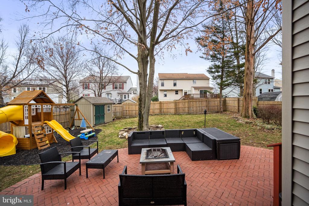 8023 NIGHTWIND COURT