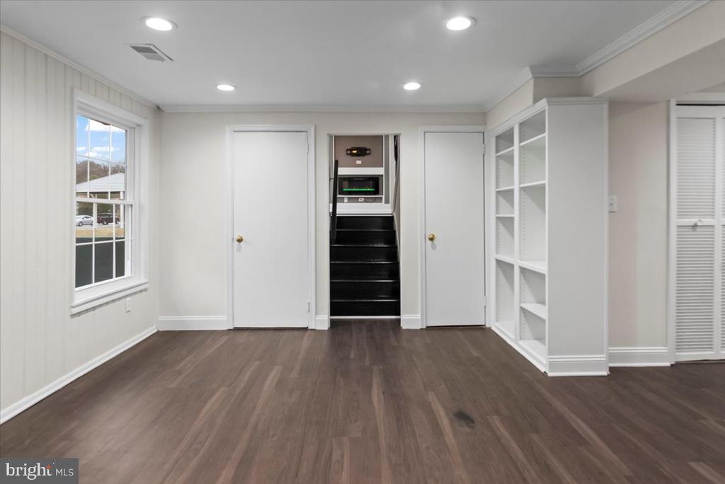 6867 HAPPYHEART LANE