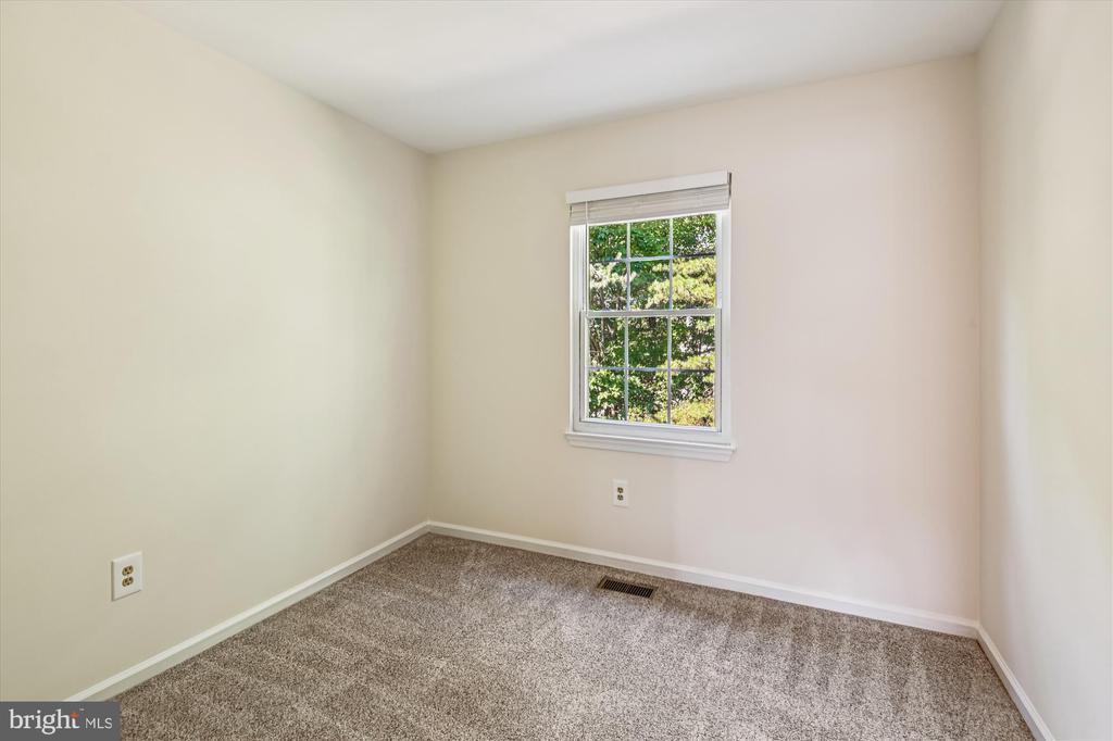 9633 HADLEIGH COURT