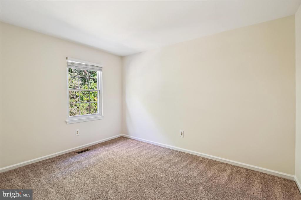 9633 HADLEIGH COURT