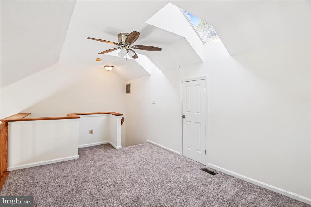 9633 HADLEIGH COURT