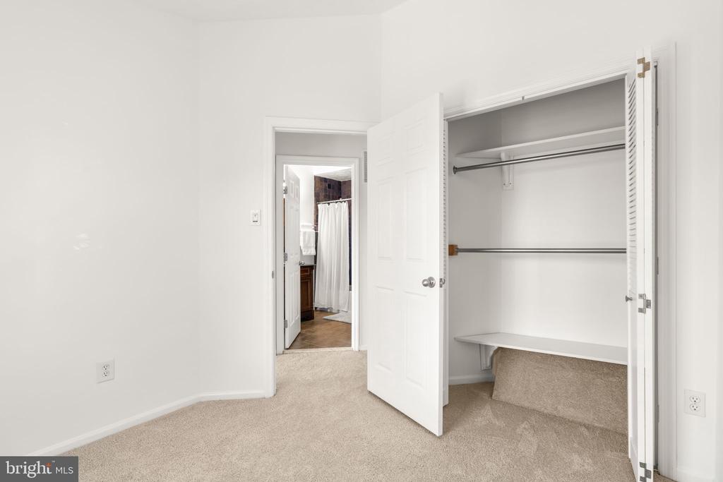 5052 SOUTHERN STAR TERRACE