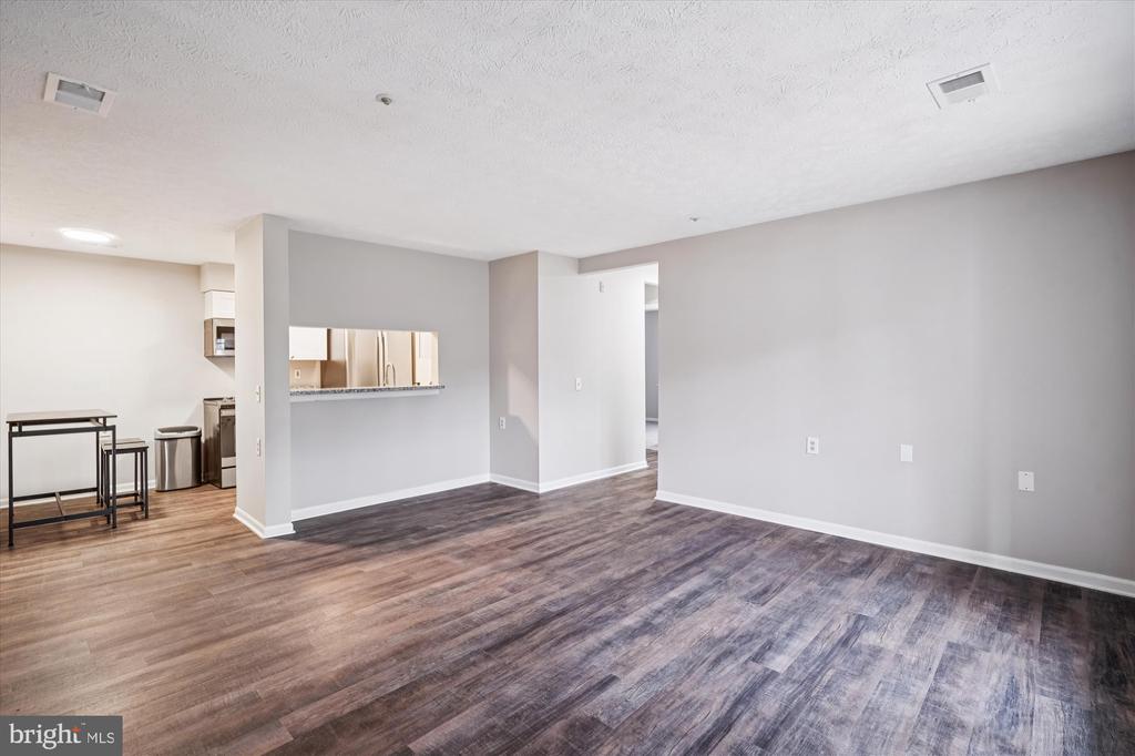 6215 SANDPIPER COURT Unit: 101