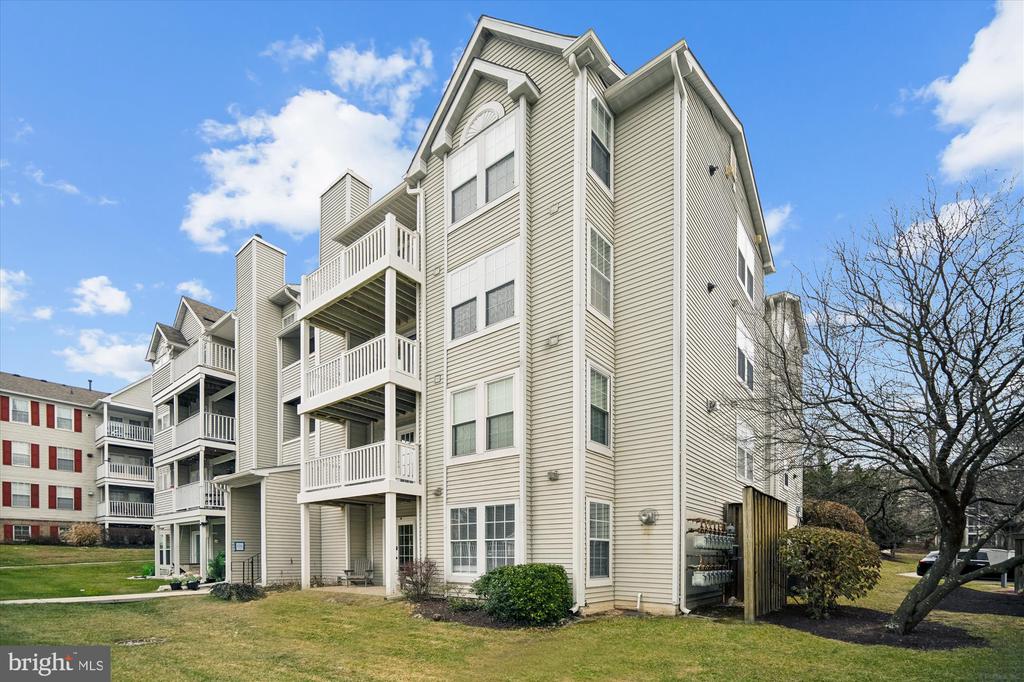 6215 SANDPIPER COURT Unit: 101