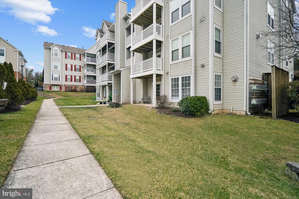 6215 SANDPIPER COURT Unit: 101