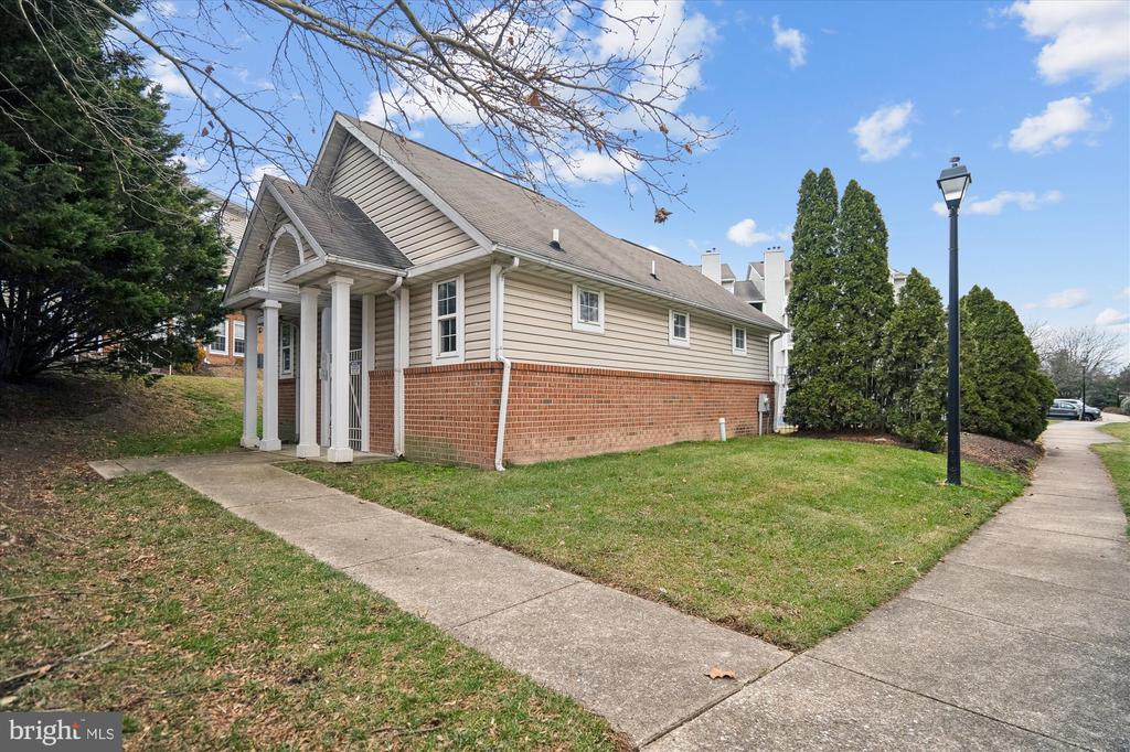 6215 SANDPIPER COURT Unit: 101