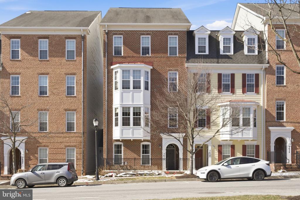 7676 MAPLE LAWN BOULEVARD Unit: 1