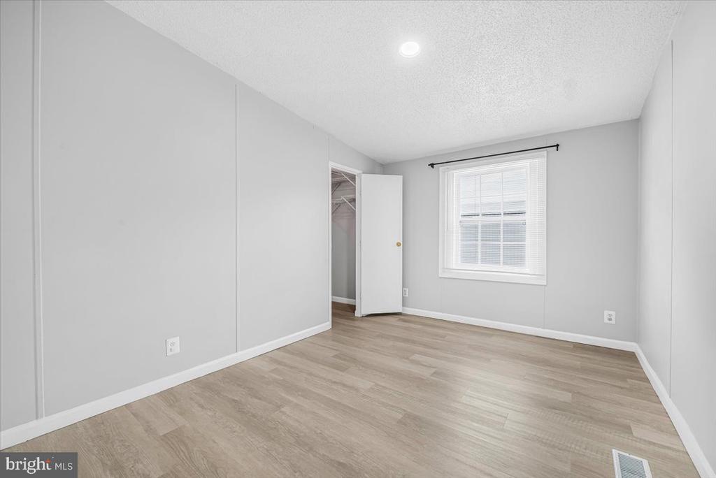 13 MIDWAY AVENUE