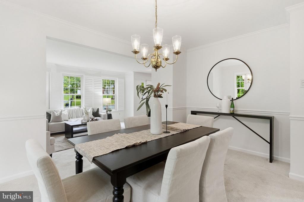 8825 CARDINAL FOREST CIRCLE