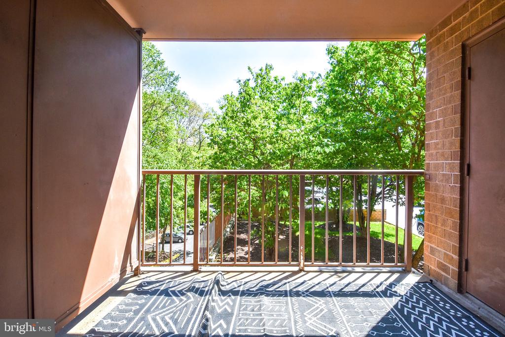 10101 GROSVENOR PLACE Unit: 208