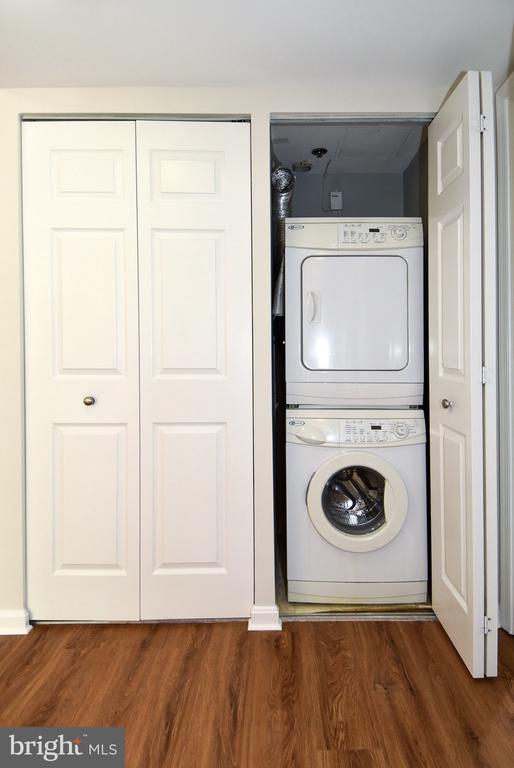 10101 GROSVENOR PLACE Unit: 208