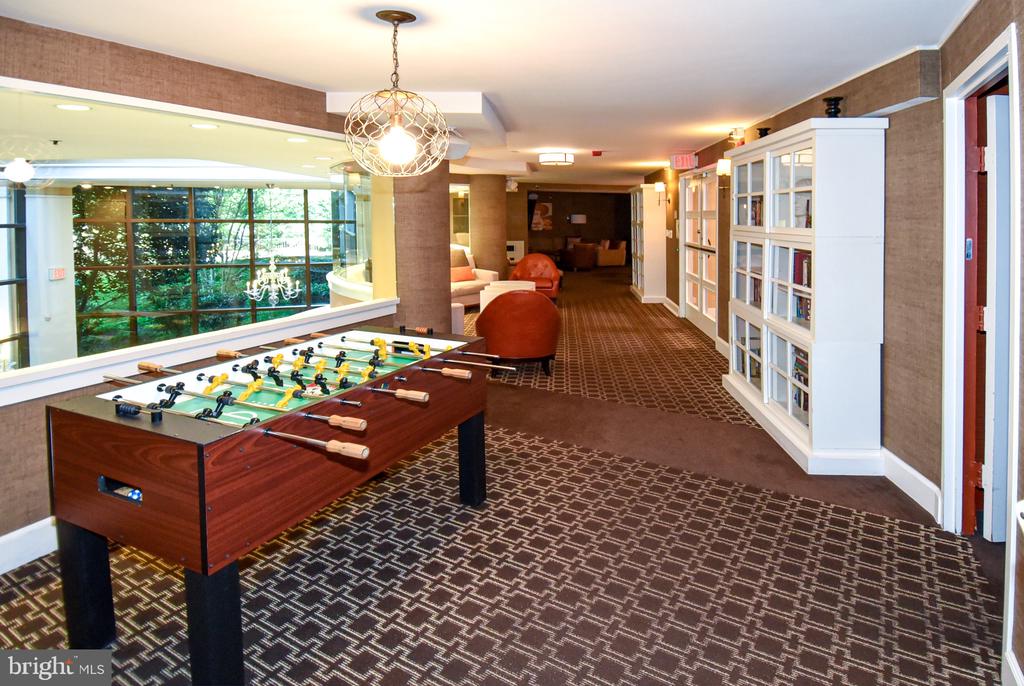 10101 GROSVENOR PLACE Unit: 208