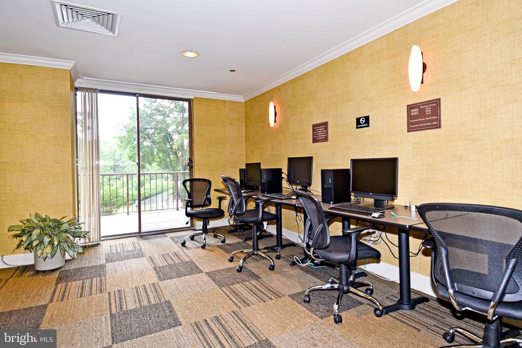 10101 GROSVENOR PLACE Unit: 208