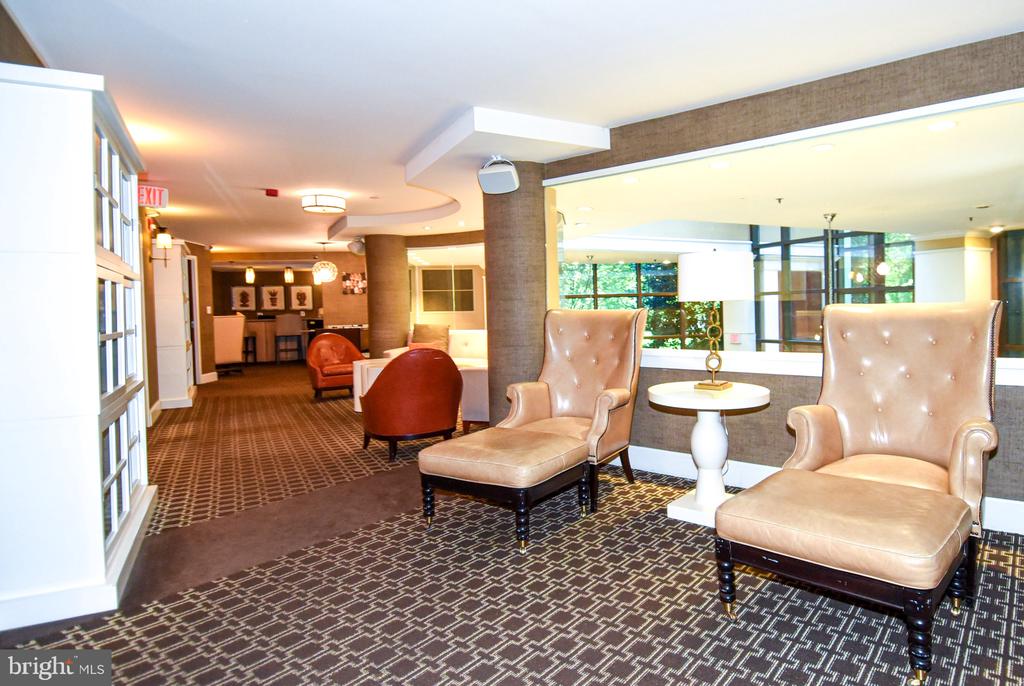 10101 GROSVENOR PLACE Unit: 208