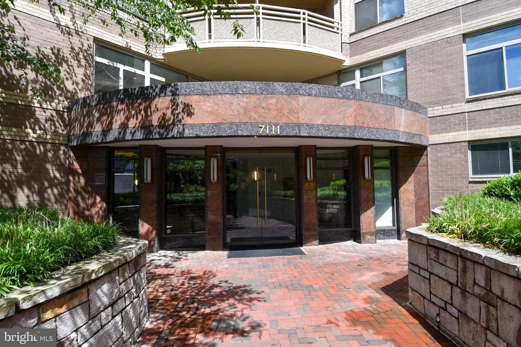 7111 WOODMONT AVENUE Unit: 315