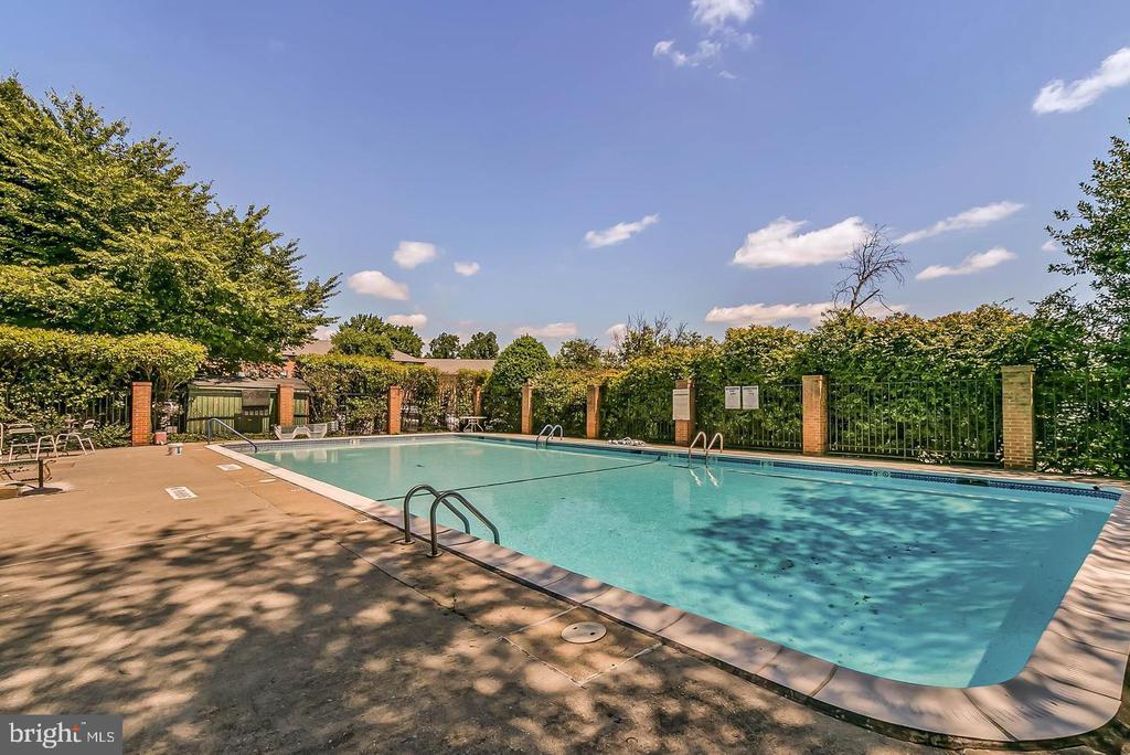 5301 WESTBARD CIRCLE Unit: 222