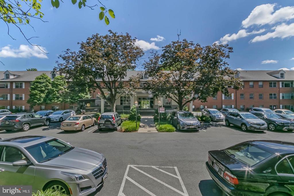 5301 WESTBARD CIRCLE Unit: 222