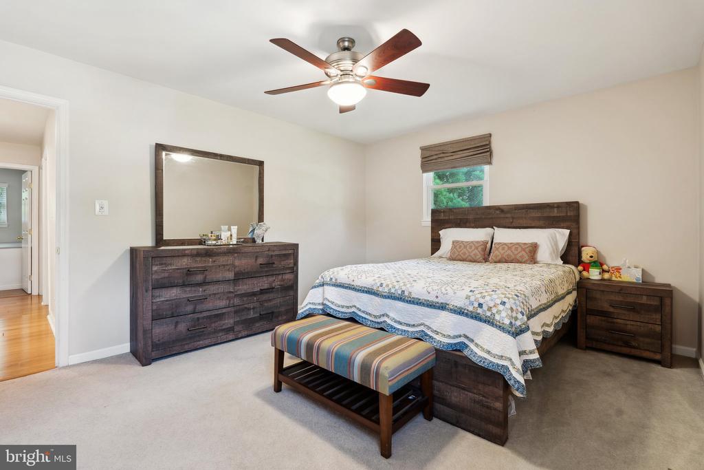 8704 WOODFIELD COURT
