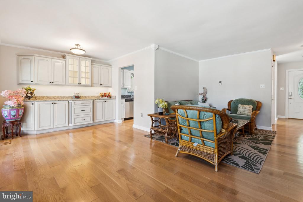 8704 WOODFIELD COURT