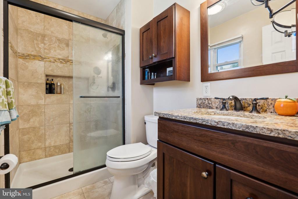8704 WOODFIELD COURT