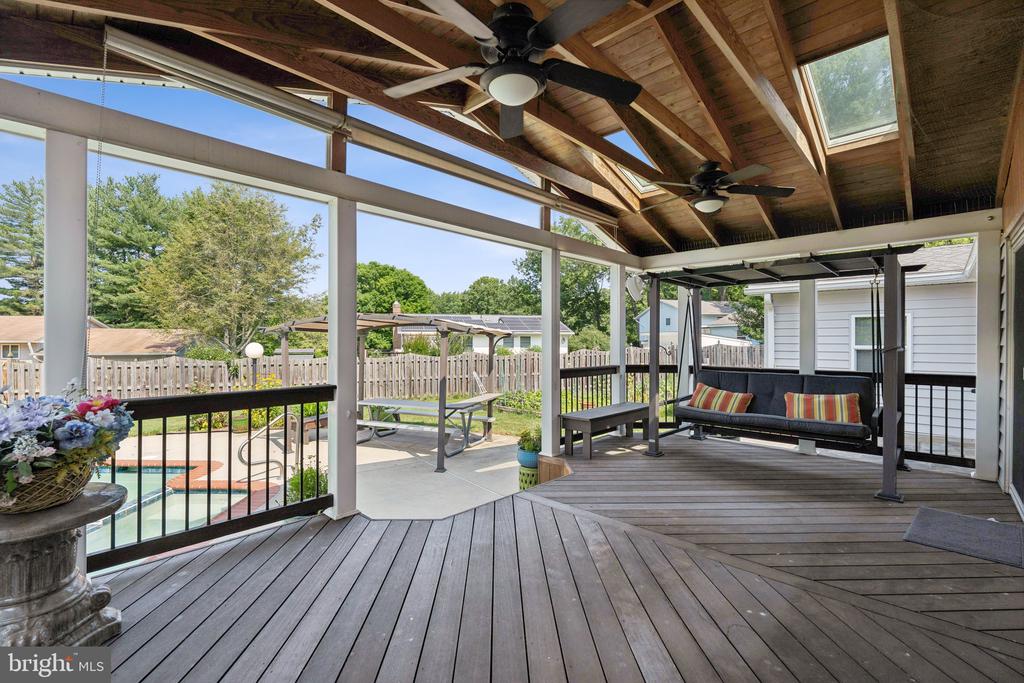 8704 WOODFIELD COURT