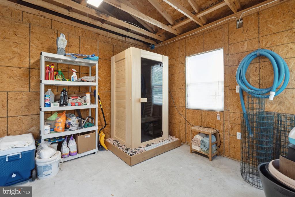 8704 WOODFIELD COURT