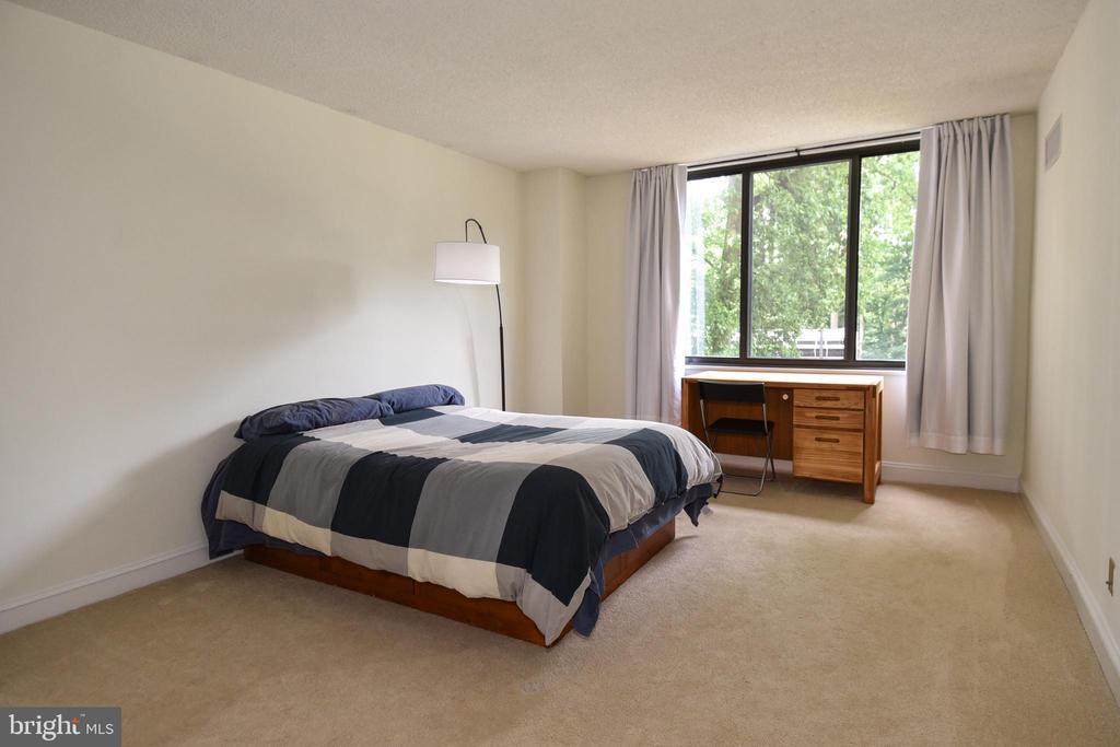 5225 POOKS HILL ROAD Unit: 226N