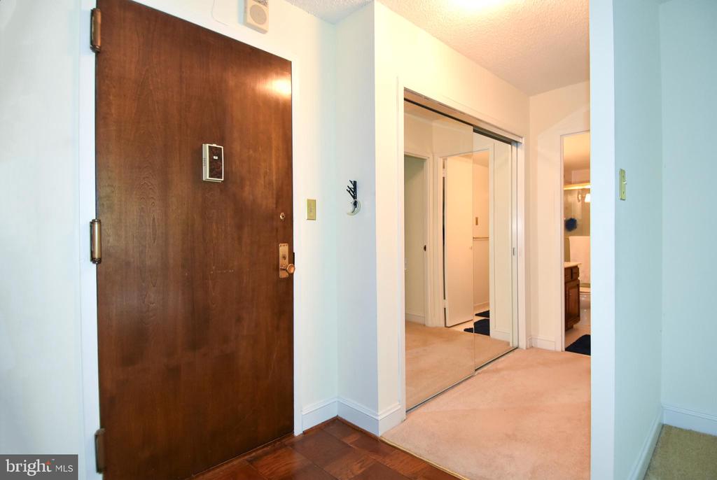 5225 POOKS HILL ROAD Unit: 226N