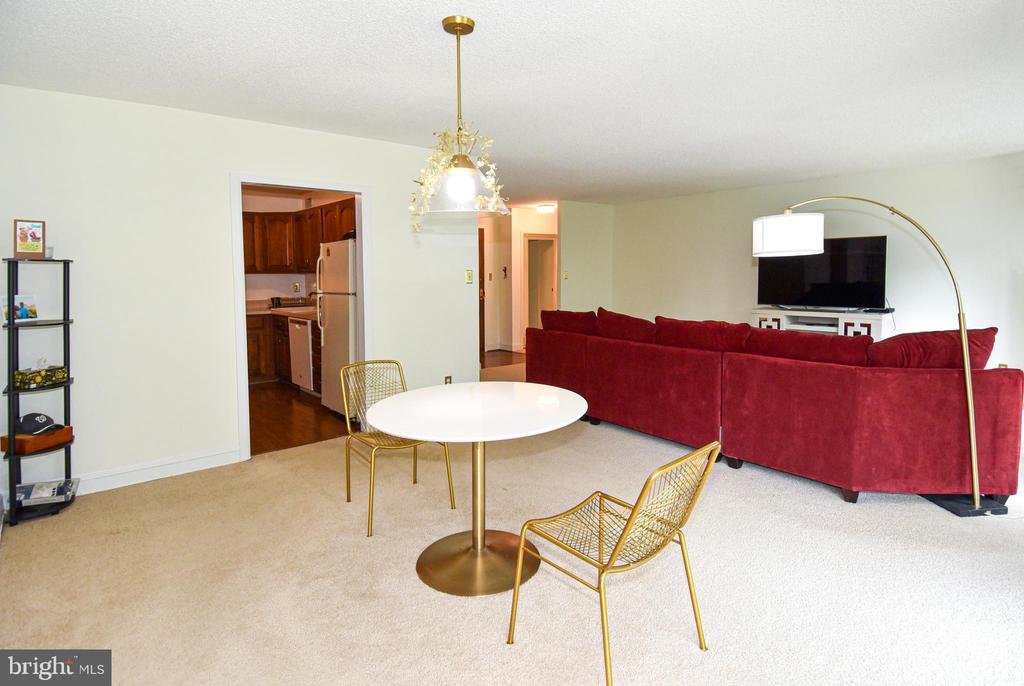 5225 POOKS HILL ROAD Unit: 226N