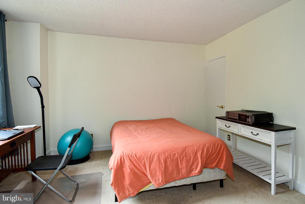 5225 POOKS HILL ROAD Unit: 226N