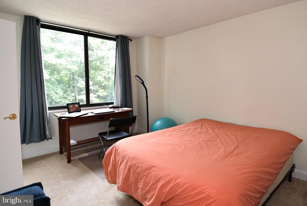 5225 POOKS HILL ROAD Unit: 226N