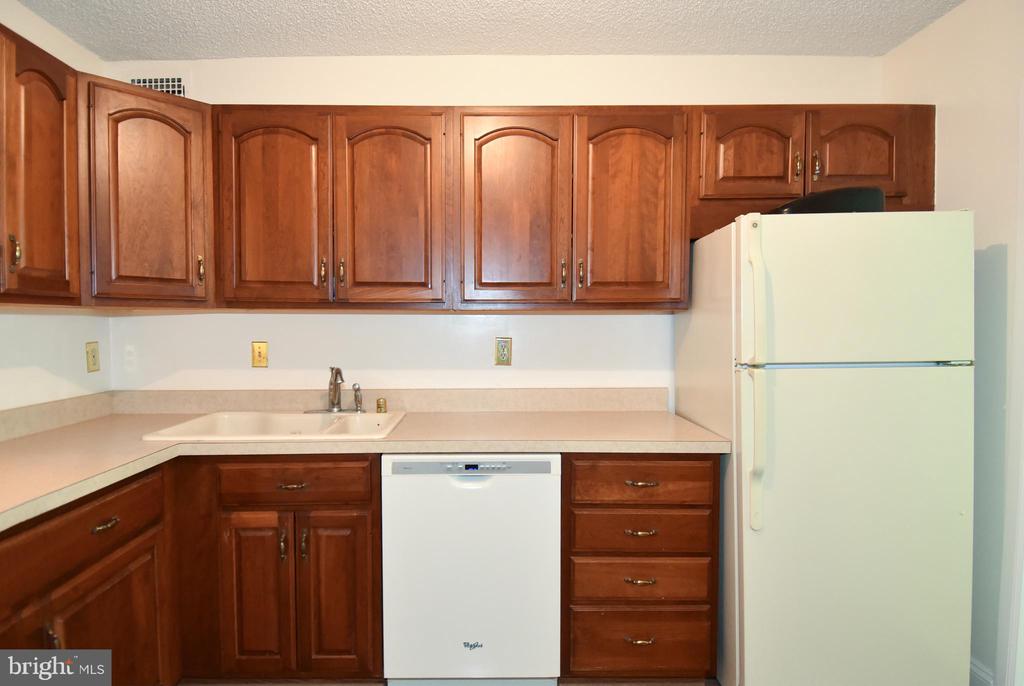 5225 POOKS HILL ROAD Unit: 226N