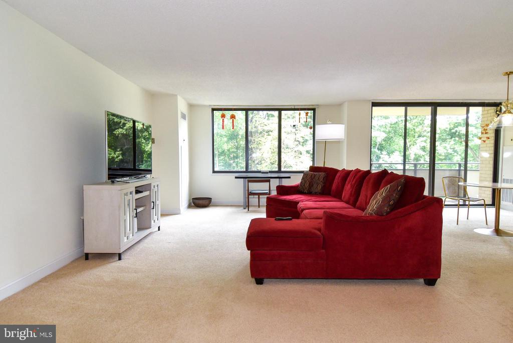 5225 POOKS HILL ROAD Unit: 226N