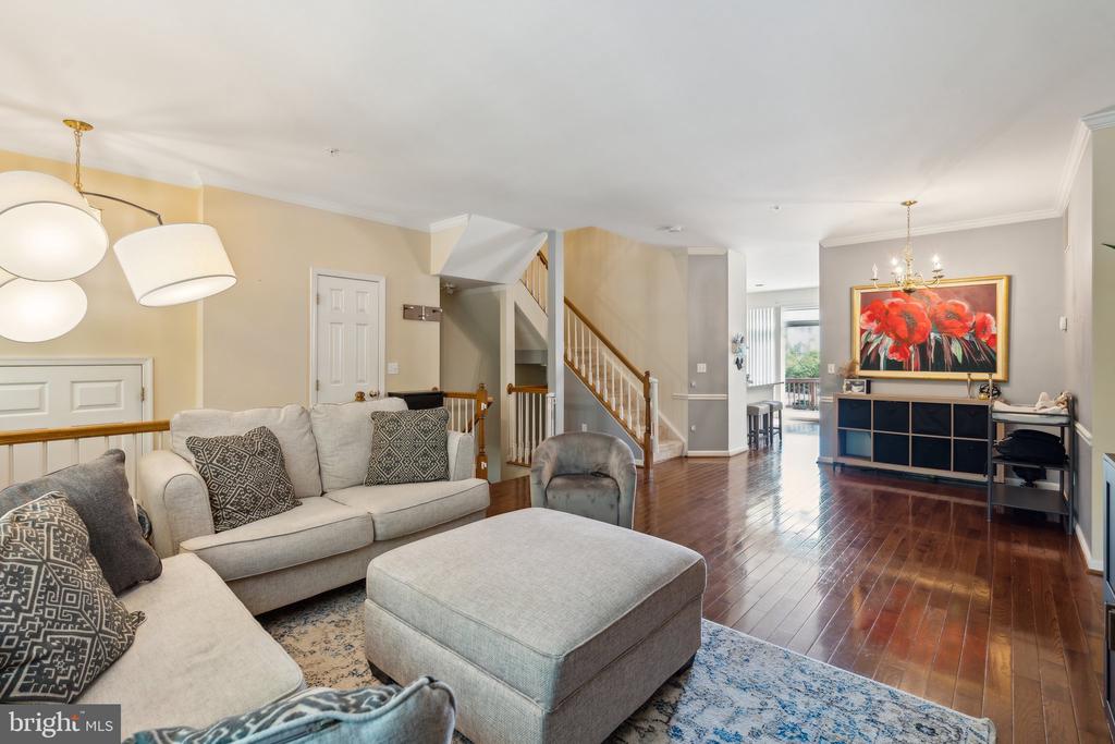 103 SANDBERRY COURT