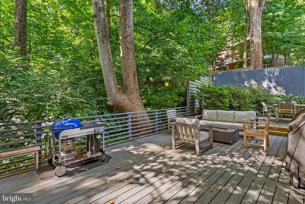 8012 LILLY STONE DRIVE