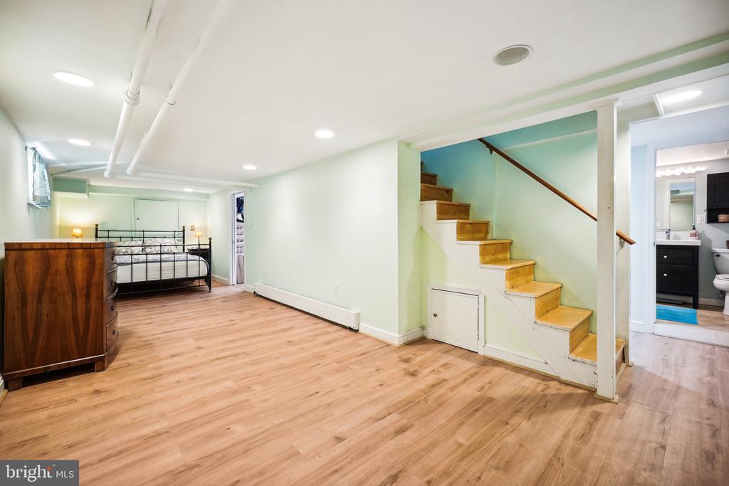 3819 CALVERT PLACE