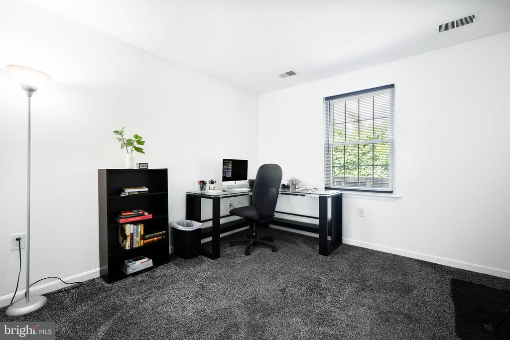 18300 STREAMSIDE DRIVE Unit: 102