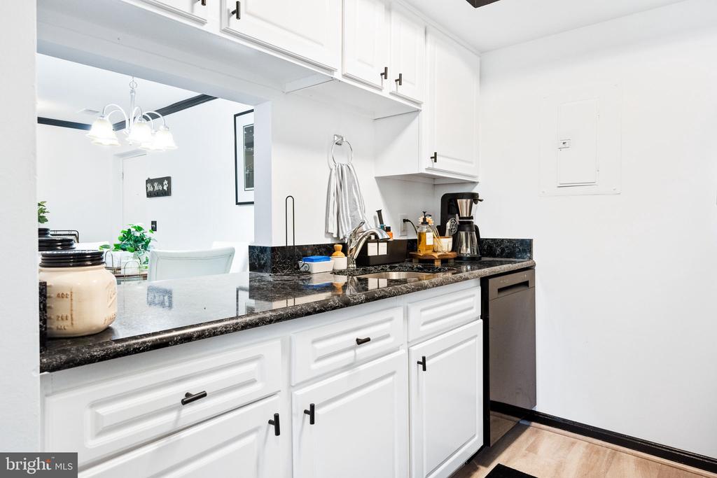 18300 STREAMSIDE DRIVE Unit: 102