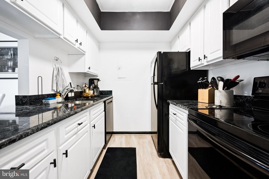 18300 STREAMSIDE DRIVE Unit: 102