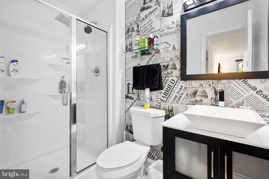 18300 STREAMSIDE DRIVE Unit: 102