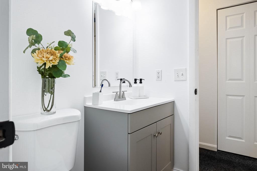 18300 STREAMSIDE DRIVE Unit: 102