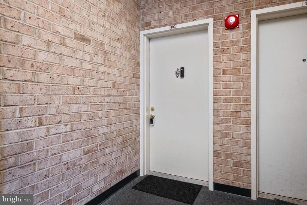 18300 STREAMSIDE DRIVE Unit: 102